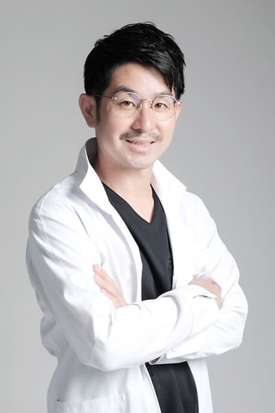 院長　岩井謙治